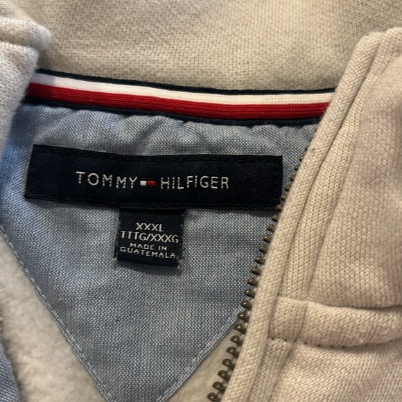 Tommy Hilfiger sweater. 3XL - Picture 2 of 5
